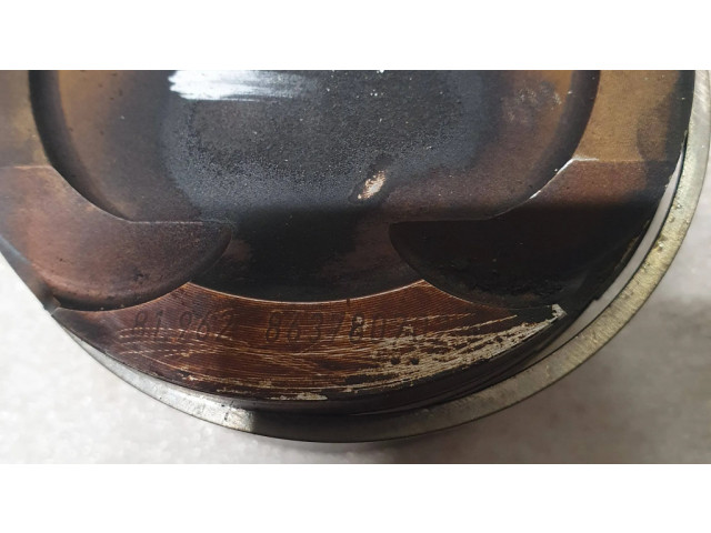 Píst 8637807 BMW 5 G30 G31 pro benzínový motor 3.0