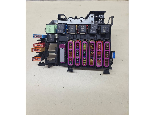   Pojistková skříňka 8X0907468A   Audi A1 2011