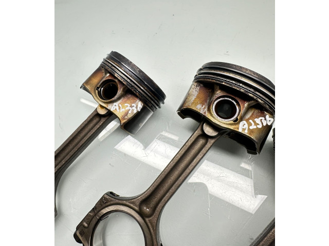 Поршень с шатуном Renault Clio IV