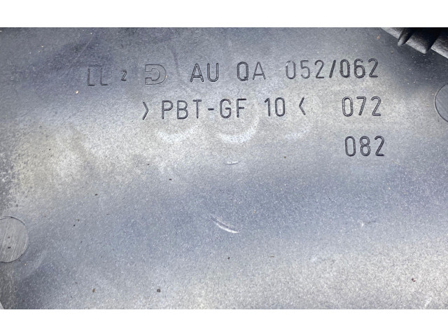 Блок предохранителей  8D1941824   Skoda Superb B5 (3U)    