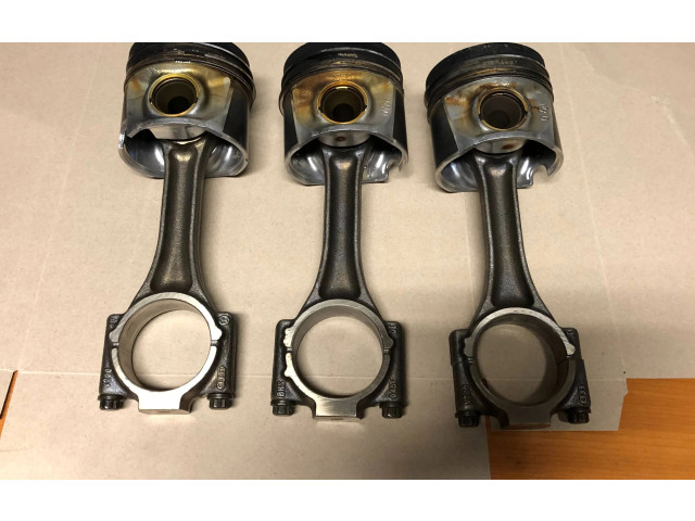 Поршень 79L74 Skoda Fabia Mk2 (5J)