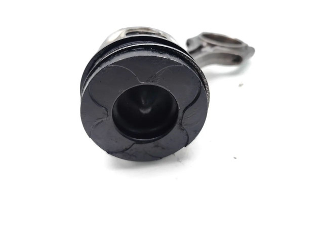 Поршень с шатуном D5204T2 D5204T2 Volvo V70