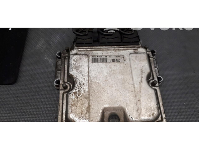 Блок управления двигателем Блок управления 0281010592 Peugeot 306