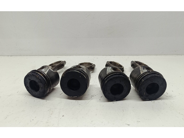 Поршень с шатуном BHS 038jDE, 017131207 Volkswagen PASSAT B6