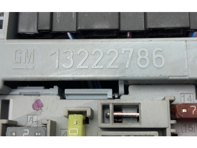 Pojistková skříňka 13222786 Opel Zafira C 2011