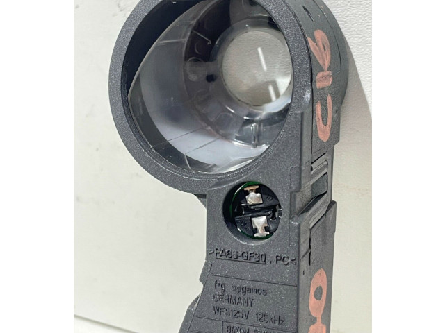 Зеркало электрическое Volvo V70 2005 - 2008 года