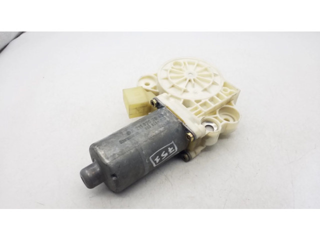 Передний двигатель механизма для подъема окон