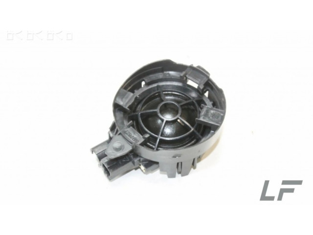 Громкоговоритель (громкоговорители) высокой частоты в передних дверях