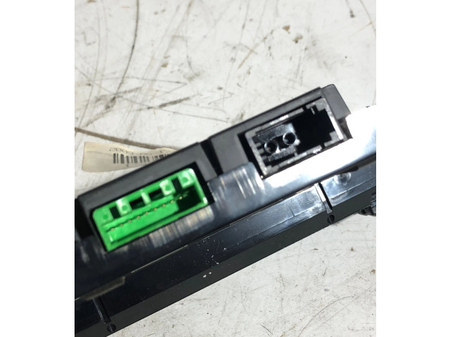 Дисплей 31268336, 09W23E02 Volvo V70