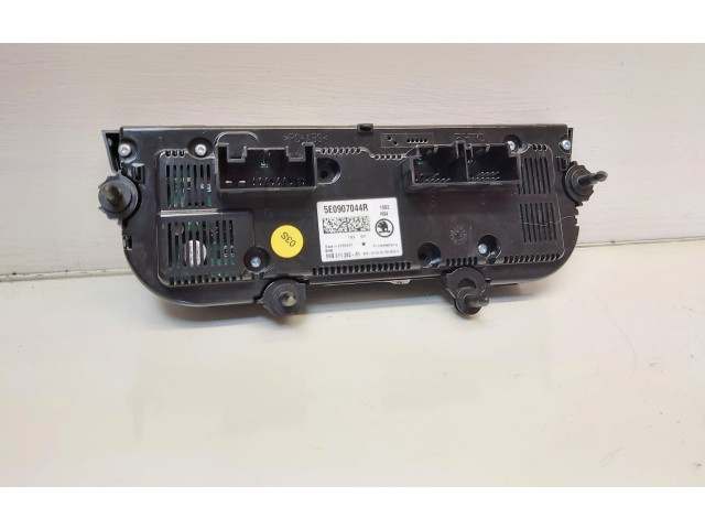 Блок управления климат-контролем 5E0907044R Skoda Octavia Mk3 (5E)