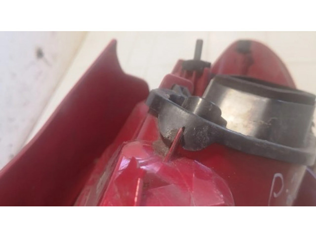 Задний фонарь правый сзади 964998668002, VP5PFX13N005AA    Peugeot 207   