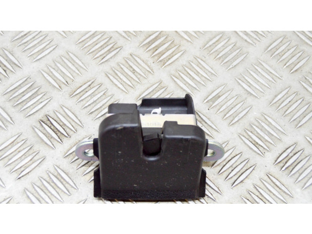 Замок задней крышки