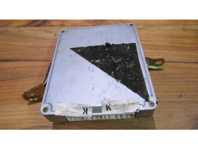 Řídící jednotka 89661-05100, mb175700-7742   Toyota Carina T190 1995