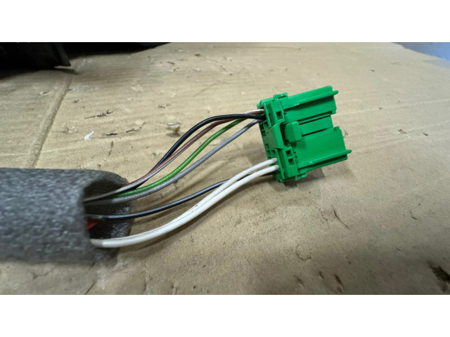 Зеркало электрическое правое Volvo S60 2001-2004 года