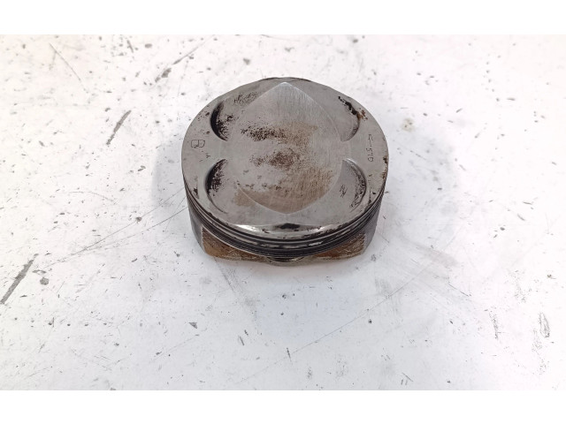 Píst Subaru Outback (BT)