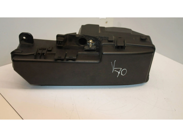 Блок предохранителей  9494210   Volvo V70    