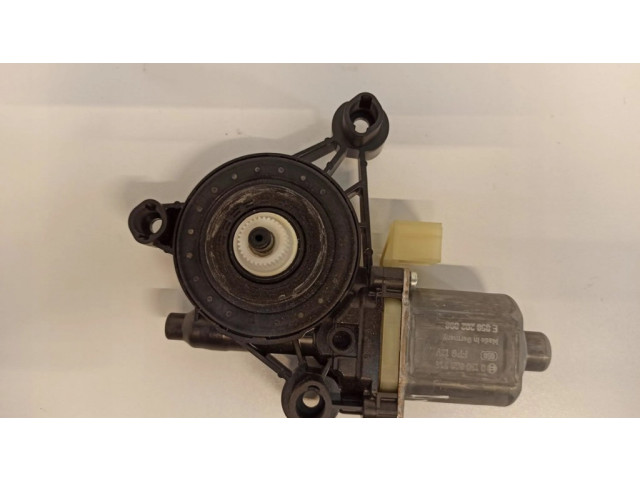 Задний двигатель механизма для подъема окон