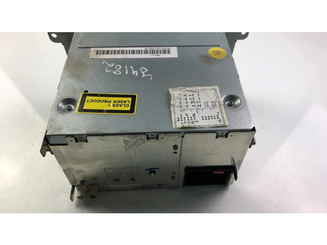 Радио/ проигрыватель CD/DVD / навигация