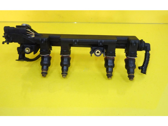 Топливная рампа 7700108667, 7700109066 Renault Clio II