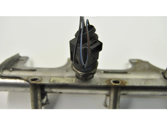 Топливная рампа 06F133317   Audi TT TTS Mk2   для двигателя CESA