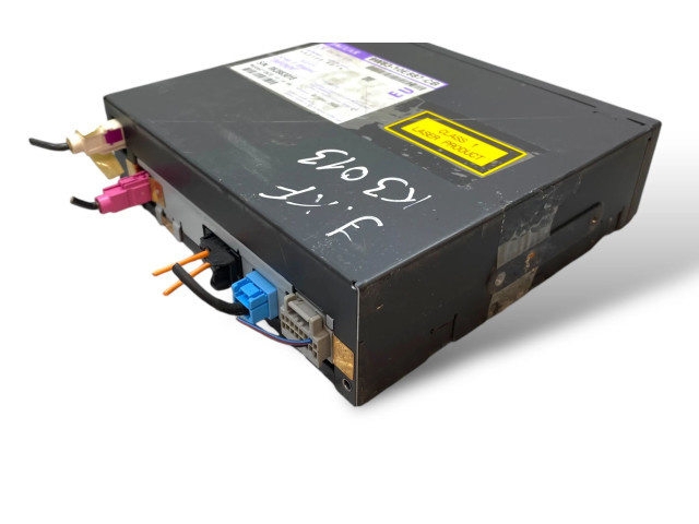 Радио/ проигрыватель CD/DVD / навигация