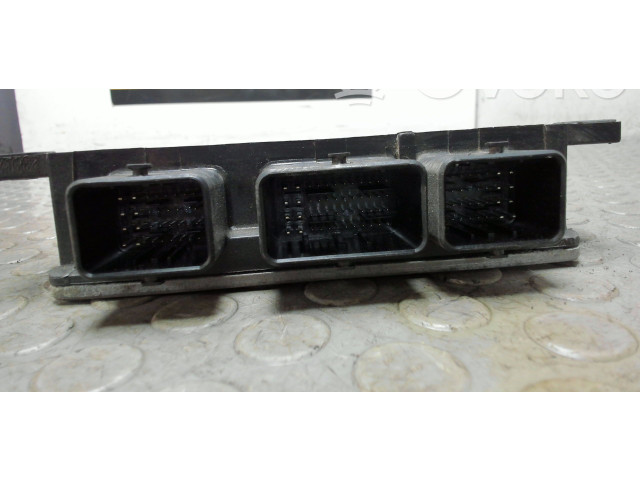 Блок управления двигателя 6001546803, 8200513058 Dacia Logan I