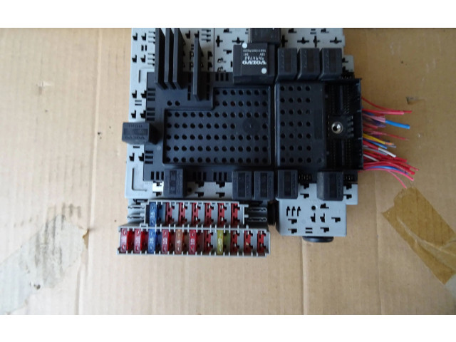 Блок предохранителей  8676286, 01W342   Volvo V70    