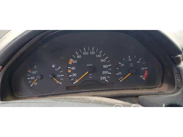 Панель приборов CUADROINSTRUMENTOS Mercedes-Benz E W210