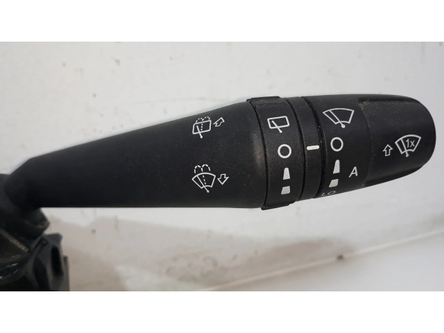 Мултифункционный включатель управления / ручка