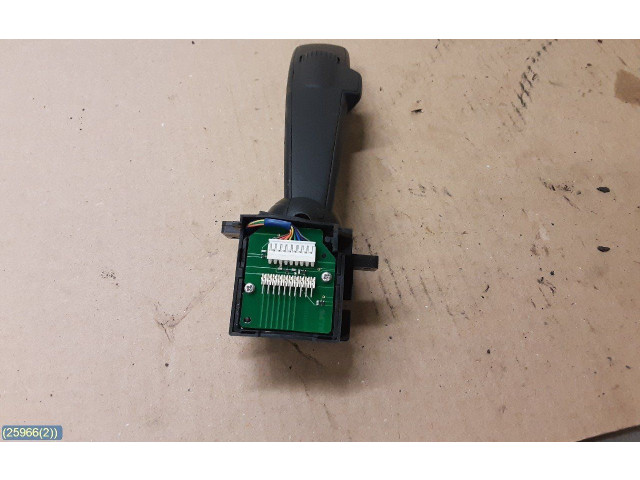 Ручка стеклоочистителей    Volvo V70