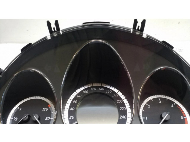 Панель приборов A2049005602, A2044400247   Mercedes-Benz C W204       