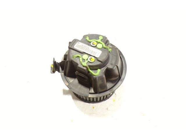 Вентилятор печки 272102798R Dacia Duster