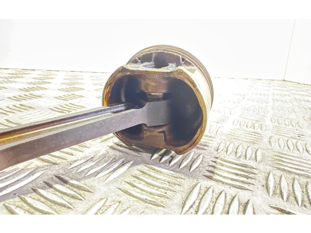  Поршень с шатуном  2399  Jaguar XJ X308  