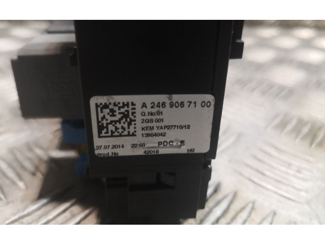 Блок предохранителей  2469067100, A2469067100   Mercedes-Benz CLA C117 X117 W117    