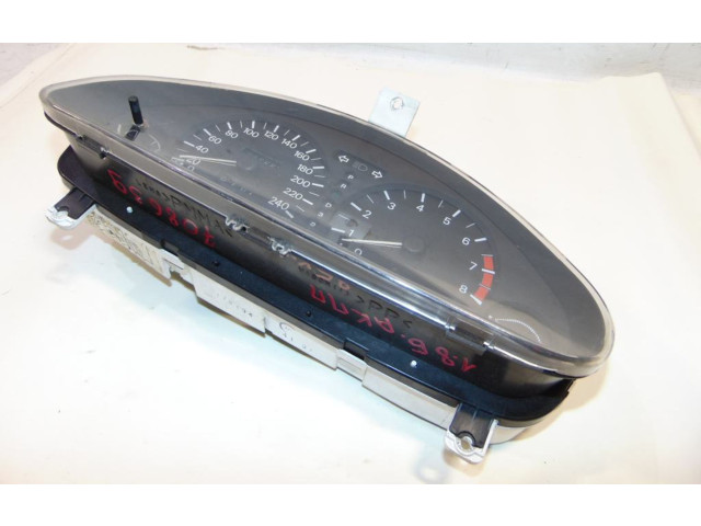 Панель приборов MR216591, MR270101 Mitsubishi Carisma