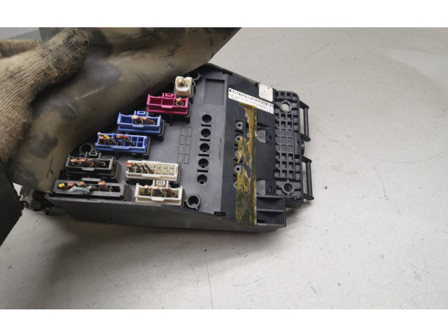 Блок предохранителей YQE103121   Rover 75    