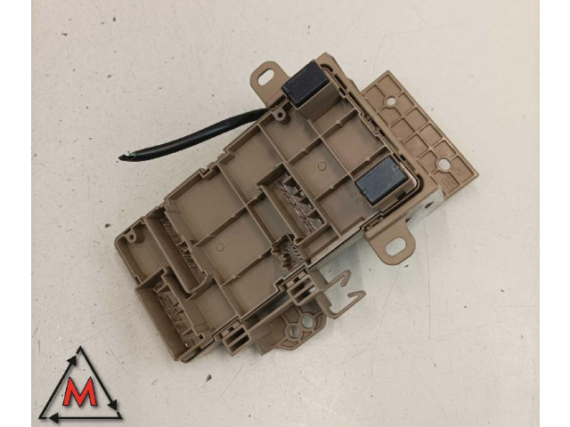 Pojistková skříňka 82201FJ211 Subaru XV 2011