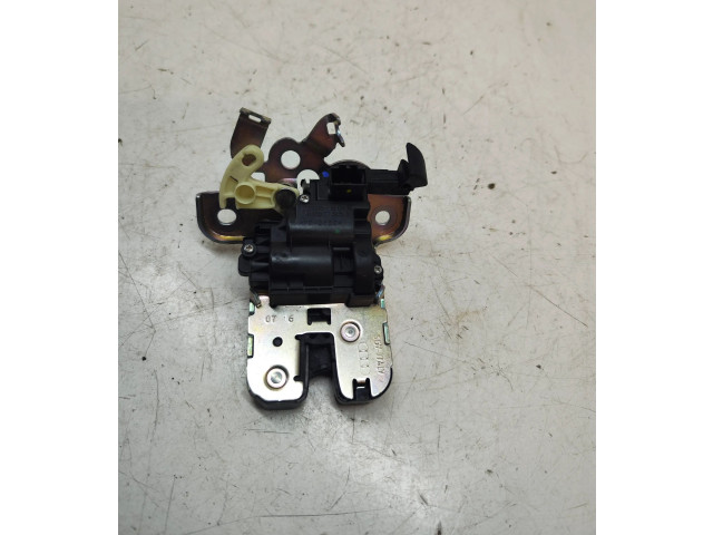 Zámek zadních dveří 4h0827505a Audi A3 S3 8V 2017