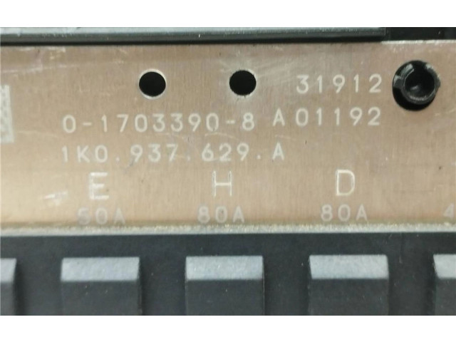 Блок предохранителей  1K0937629A, 0090012   Skoda Yeti (5L)    