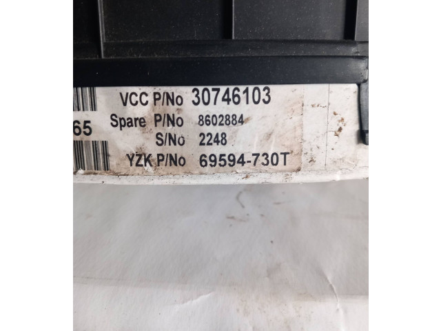 Панель приборов 30746103, 8602884 Volvo V70