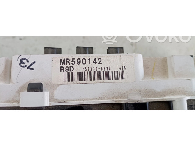 Панель приборов MR590142 Mitsubishi Montero