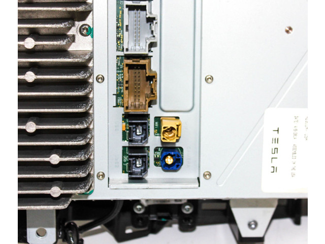 Дисплей 100477700J Tesla Model S