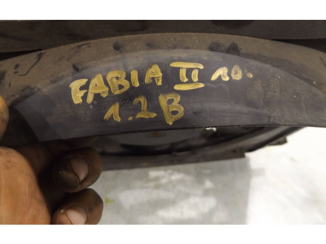 Вентилятор радиатора 6R0121207 Skoda Fabia Mk2 (5J)