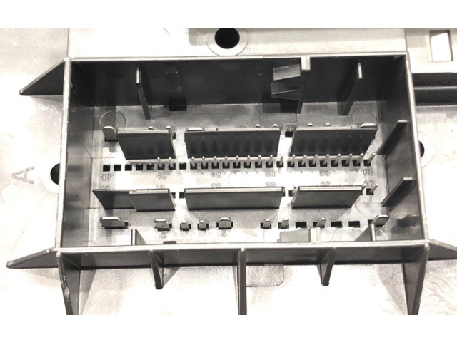 Блок комфорта 5Q0937086BL Skoda Octavia Mk3 (5E)