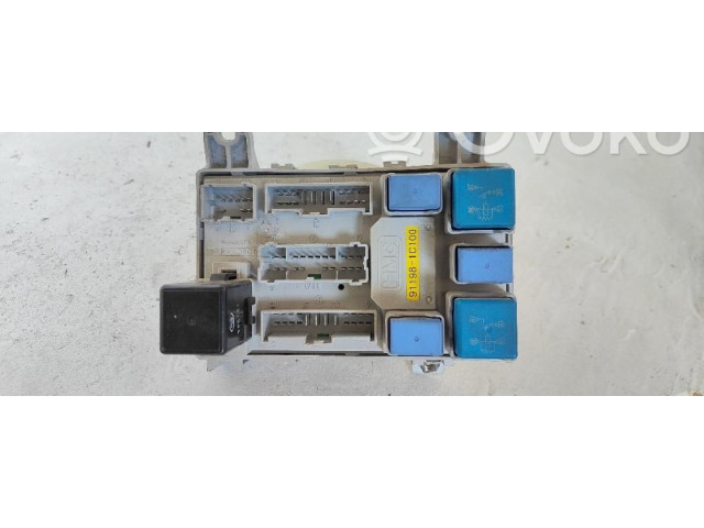 Блок предохранителей 981104A400, 981114A400 Hyundai H-1, Starex, Satellite