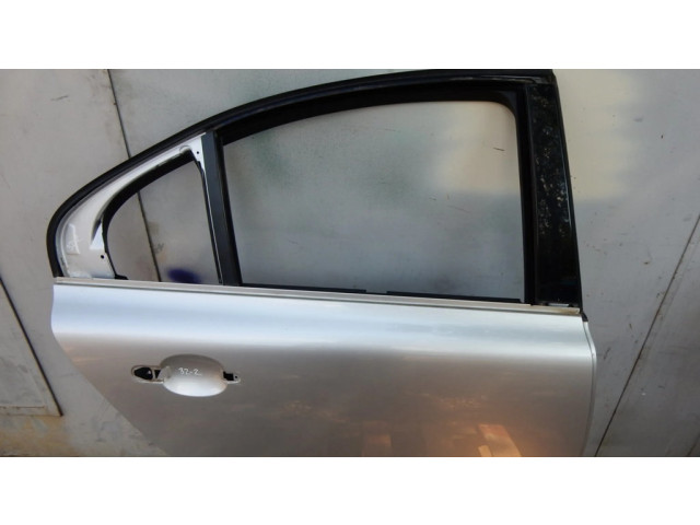 Задняя дверь