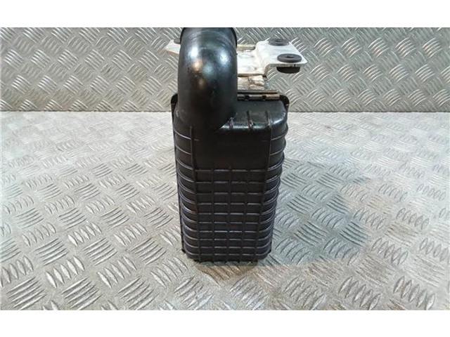 Интеркулер  2827027010   KIA Cerato 