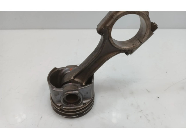  Поршень с шатуном  9812818680  Ford Kuga I  