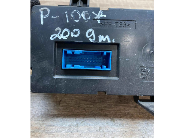 Блок управления климат-контролем 96588239XT   Citroen C2