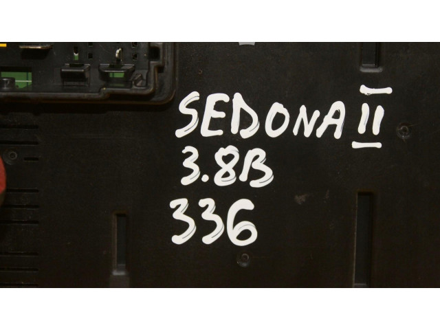 Pojistková skříňka KIA Carnival 2015